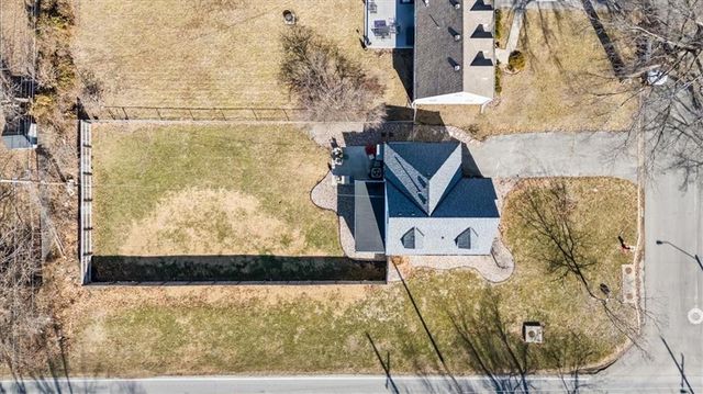 7846 Summit Street, Kansas City, MO 64114