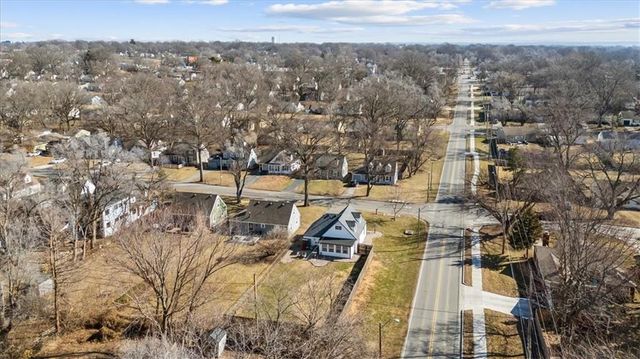 7846 Summit Street, Kansas City, MO 64114