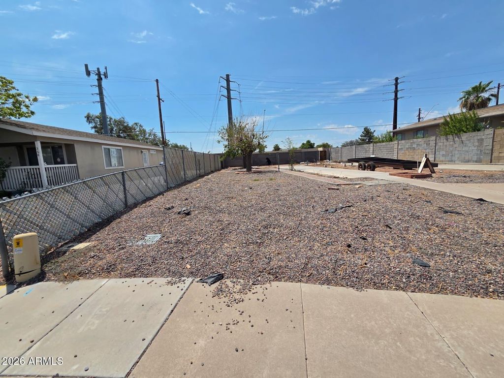 364 S WINTERHAVEN -- 29, Mesa, AZ 85204 — photo 2