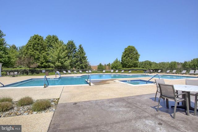 646 ALCOTT DR, Mount Joy, PA 17552