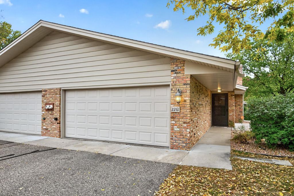 2261 Wildwood Circle, Minnetonka, MN 55305 — photo 2
