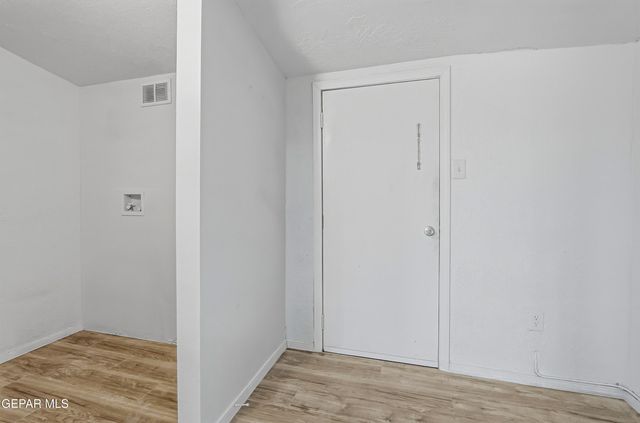 521 BEN SWAIN Drive, El Paso, TX 79915