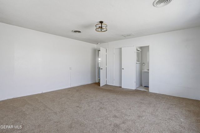 521 BEN SWAIN Drive, El Paso, TX 79915