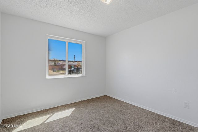 521 BEN SWAIN Drive, El Paso, TX 79915