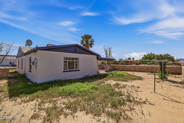 521 BEN SWAIN Drive, El Paso, TX 79915