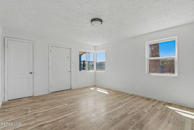 521 BEN SWAIN Drive, El Paso, TX 79915