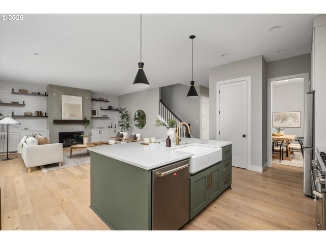 7414 Sw 80TH Ter, Portland, OR 97223