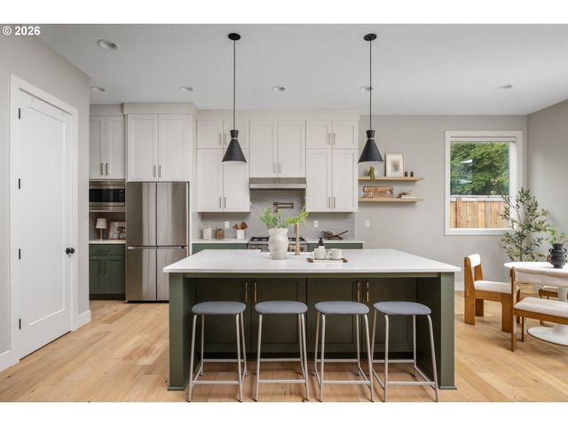 7414 Sw 80TH Ter, Portland, OR 97223