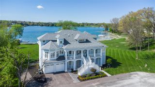 10195 Bennett Lake Road, Tyrone Township, MI 48430