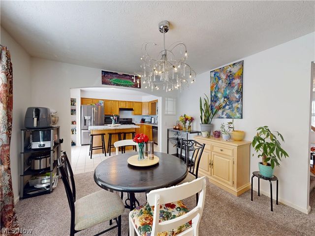 517 Parkside Lane, Tallmadge, OH 44278