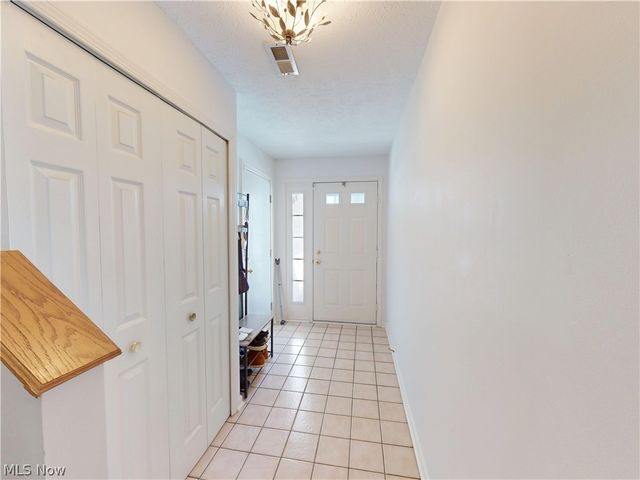 517 Parkside Lane, Tallmadge, OH 44278