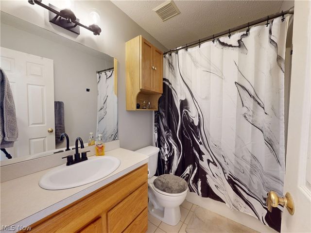 517 Parkside Lane, Tallmadge, OH 44278