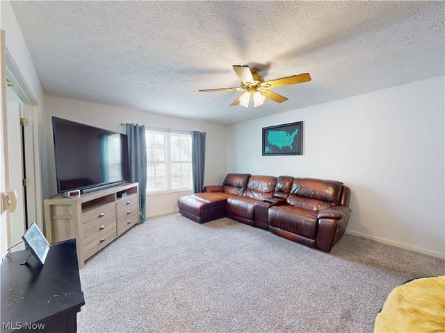 517 Parkside Lane, Tallmadge, OH 44278