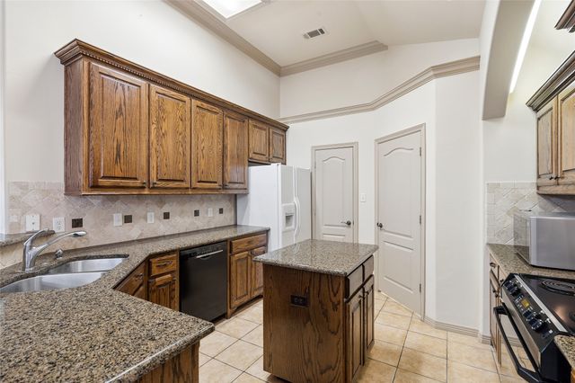 6016 Frost Street, North Richland Hills, TX 76180