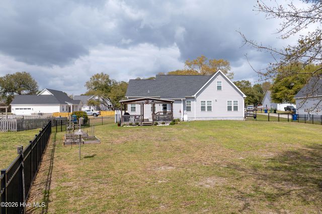 102 Percy Padgett Court, Holly Ridge, NC 28445