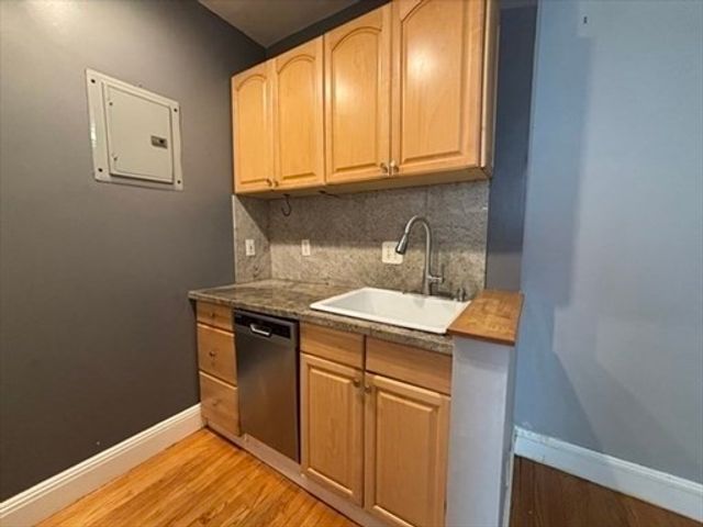2001 Commonwealth Ave 2, Boston, MA 02135