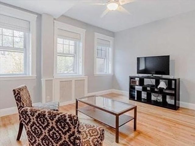2001 Commonwealth Ave 2, Boston, MA 02135
