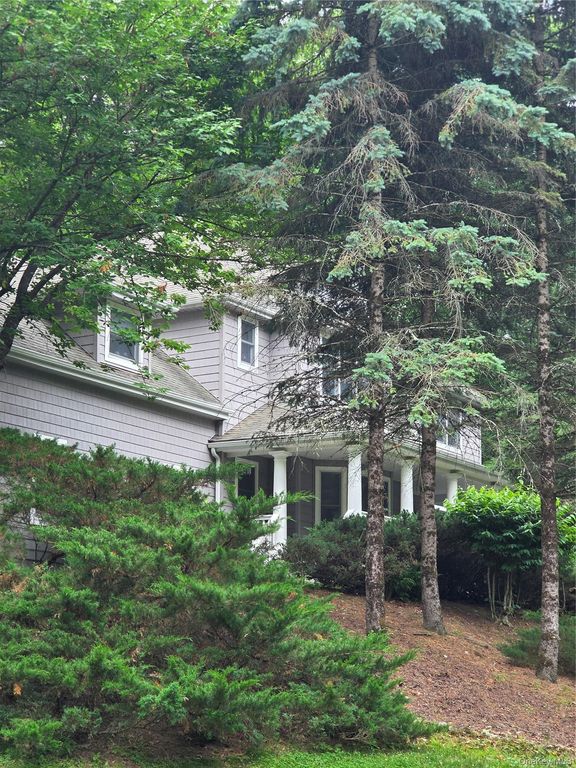 170 Watch Hill Road, Cortlandt Manor, NY 10567