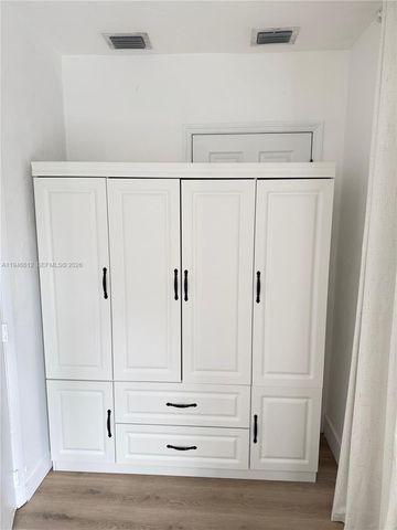 541 E 38th St E, Hialeah, FL 33013