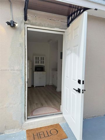 541 E 38th St E, Hialeah, FL 33013