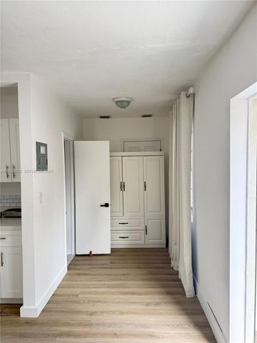 541 E 38th St E, Hialeah, FL 33013