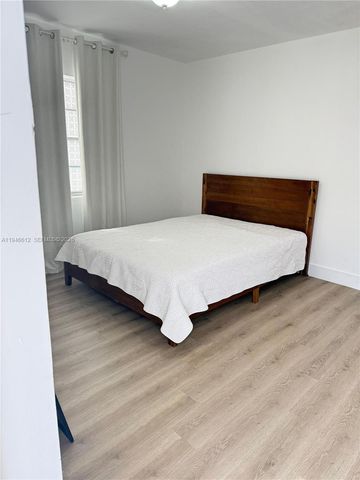 541 E 38th St E, Hialeah, FL 33013