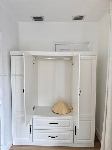 541 E 38th St E, Hialeah, FL 33013