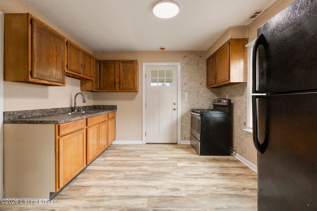 6801 Waller Ln, Louisville, KY 40258