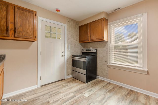 6801 Waller Ln, Louisville, KY 40258