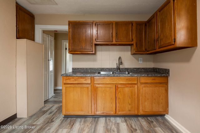6801 Waller Ln, Louisville, KY 40258