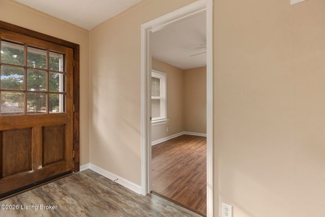 6801 Waller Ln, Louisville, KY 40258