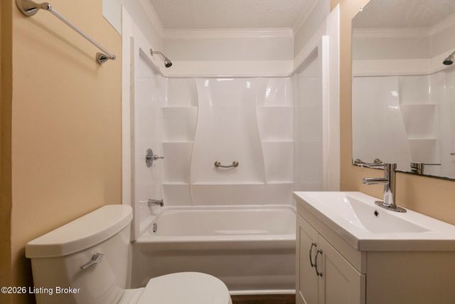 6801 Waller Ln, Louisville, KY 40258