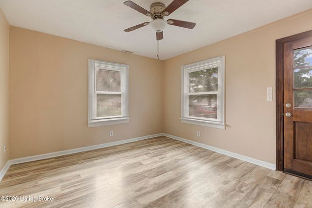 6801 Waller Ln, Louisville, KY 40258