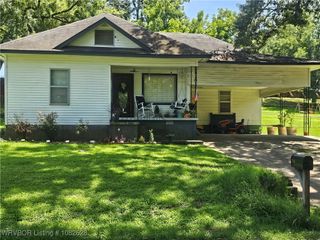 412 Wahl Street, Paris, AR 72855