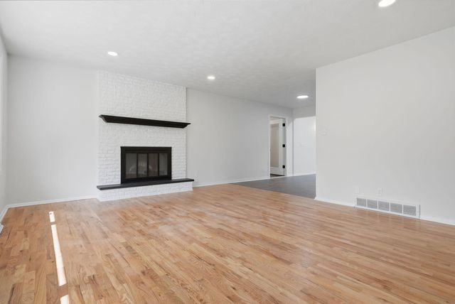 2618 Southlawn Drive, Maplewood, MN 55109