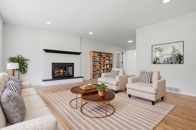 2618 Southlawn Drive, Maplewood, MN 55109