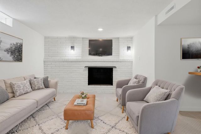 2618 Southlawn Drive, Maplewood, MN 55109