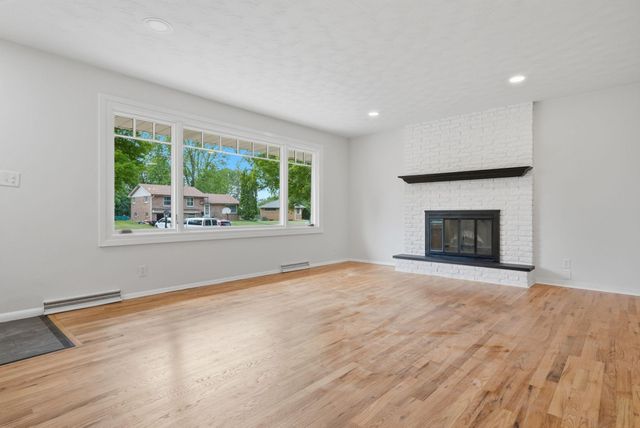 2618 Southlawn Drive, Maplewood, MN 55109