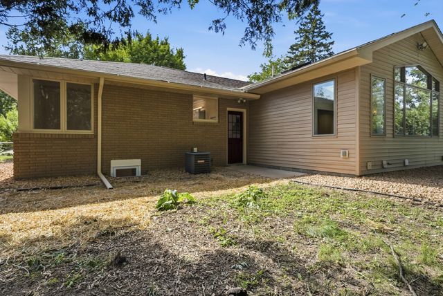 2618 Southlawn Drive, Maplewood, MN 55109