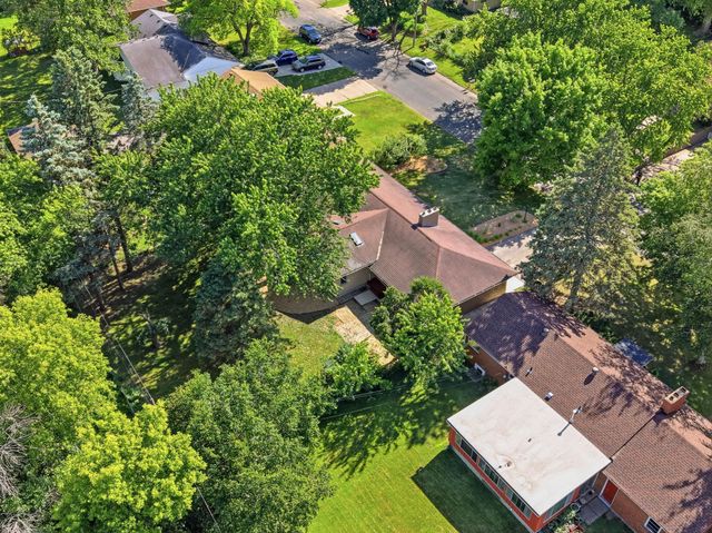 2618 Southlawn Drive, Maplewood, MN 55109