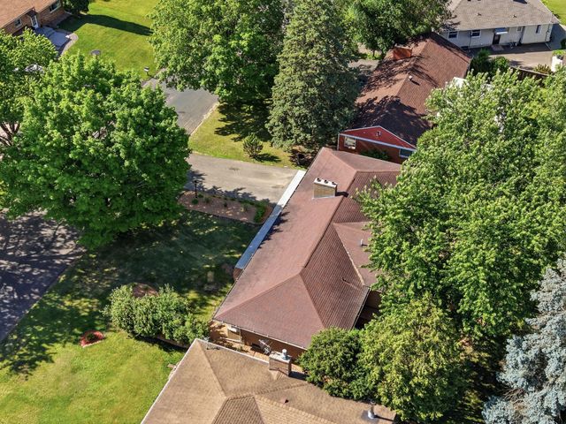 2618 Southlawn Drive, Maplewood, MN 55109