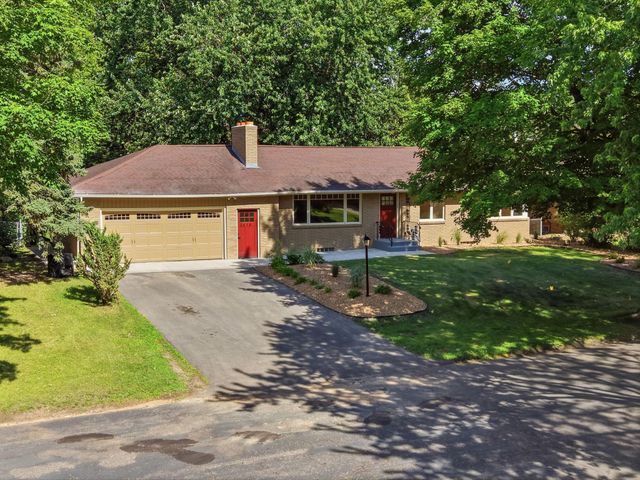 2618 Southlawn Drive, Maplewood, MN 55109