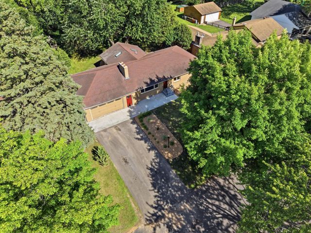 2618 Southlawn Drive, Maplewood, MN 55109