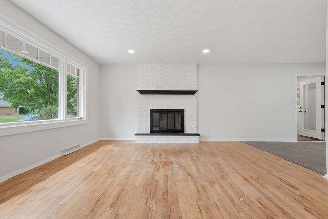 2618 Southlawn Drive, Maplewood, MN 55109