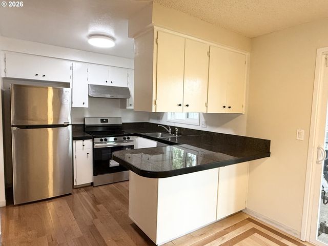 5270 Sw 182ND Ave, Beaverton, OR 97078