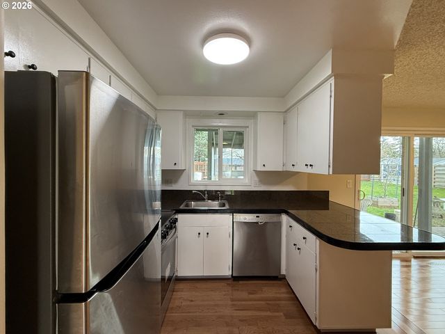 5270 Sw 182ND Ave, Beaverton, OR 97078