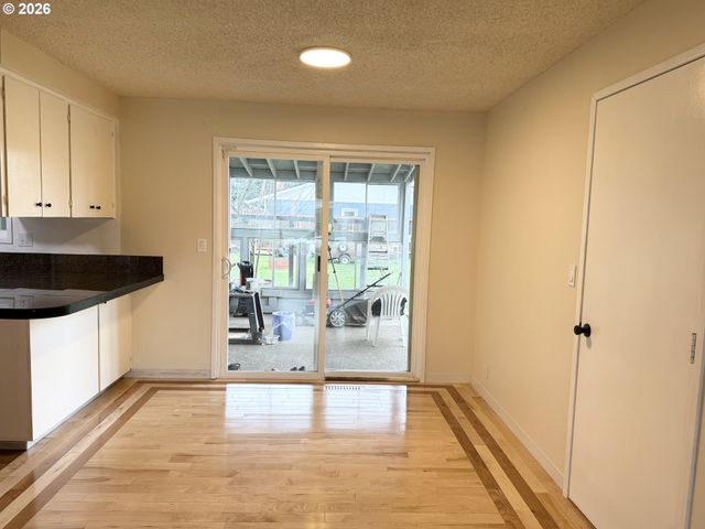 5270 Sw 182ND Ave, Beaverton, OR 97078