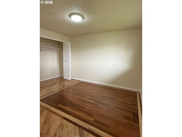 5270 Sw 182ND Ave, Beaverton, OR 97078