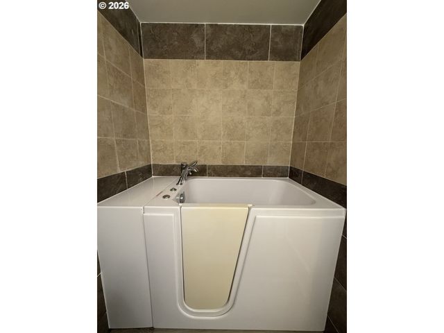 5270 Sw 182ND Ave, Beaverton, OR 97078