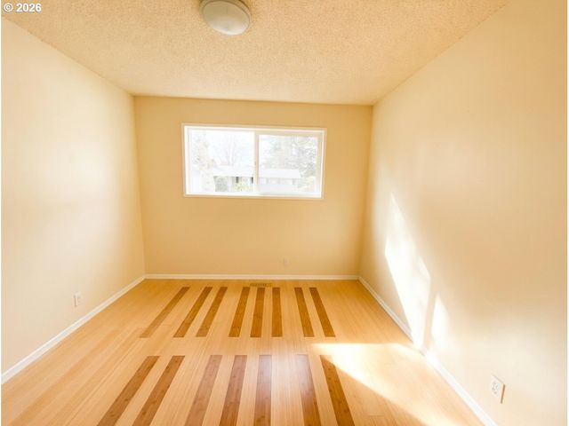 5270 Sw 182ND Ave, Beaverton, OR 97078